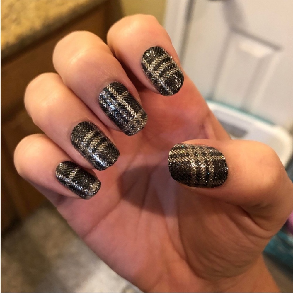 *Retired* Color Street: Plaid Reputation | Tartan Fall Winter Christmas Glitter - Picture 6 of 13